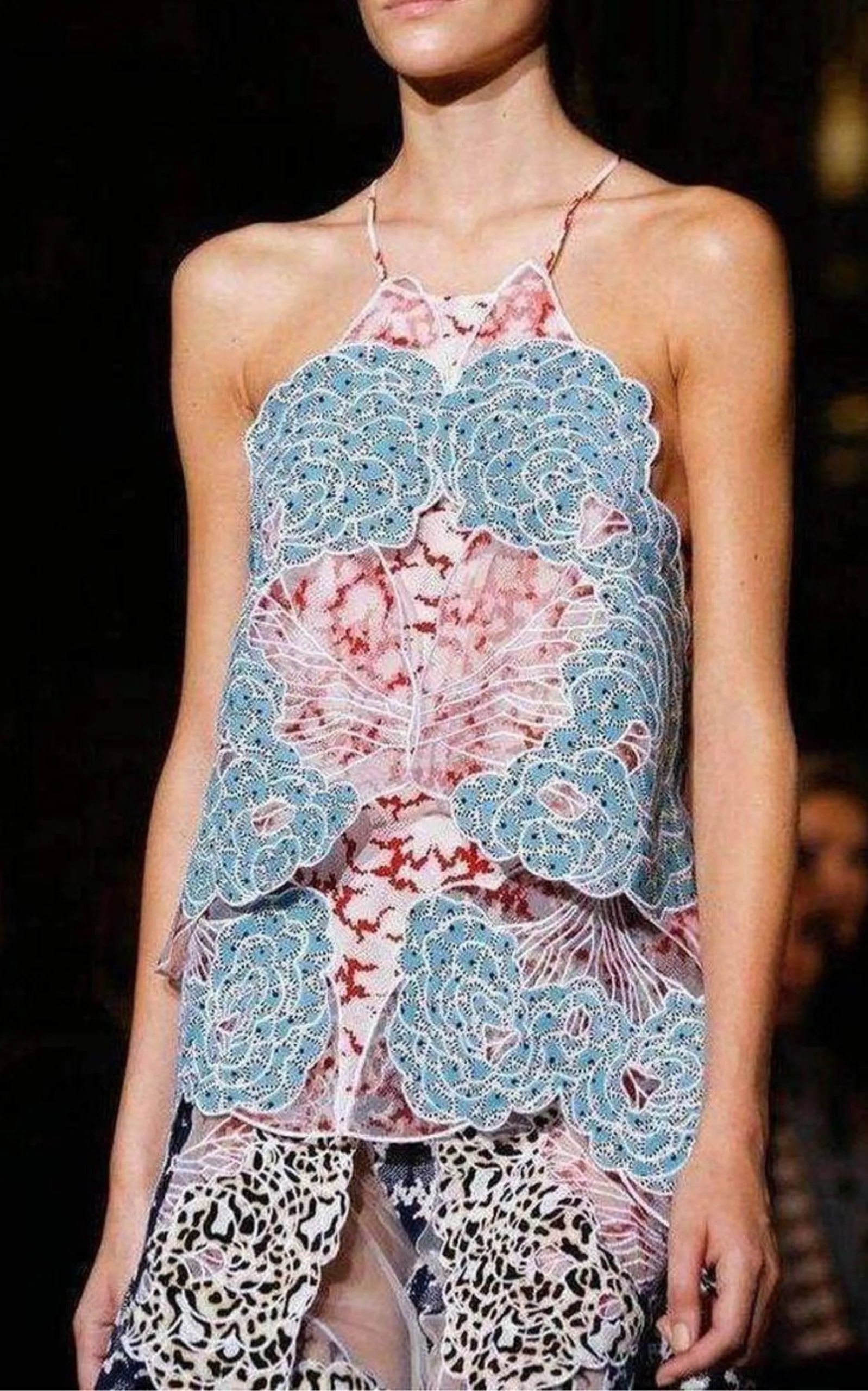 Applique Silk Collen Sleeveless Blouse
