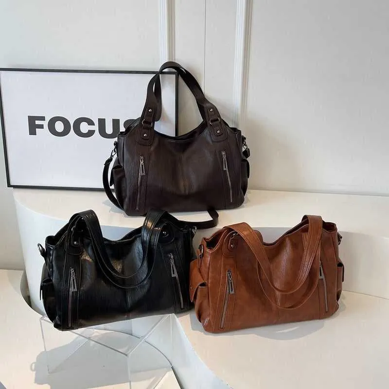 Classic Chic Retro Handbag