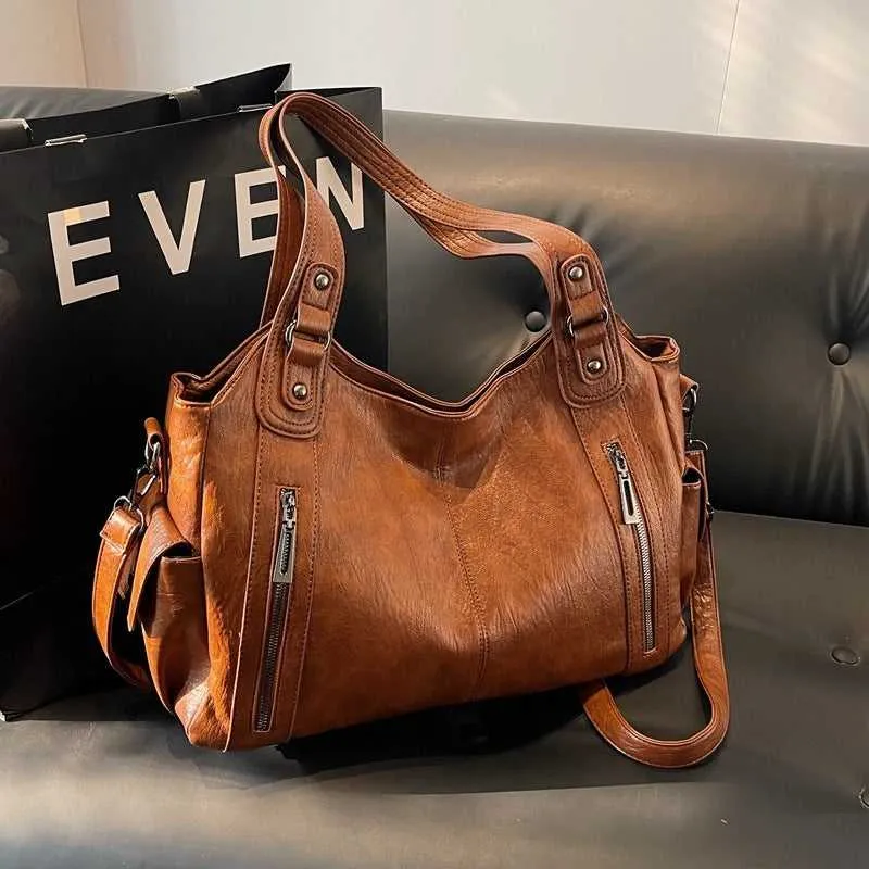 Classic Chic Retro Handbag