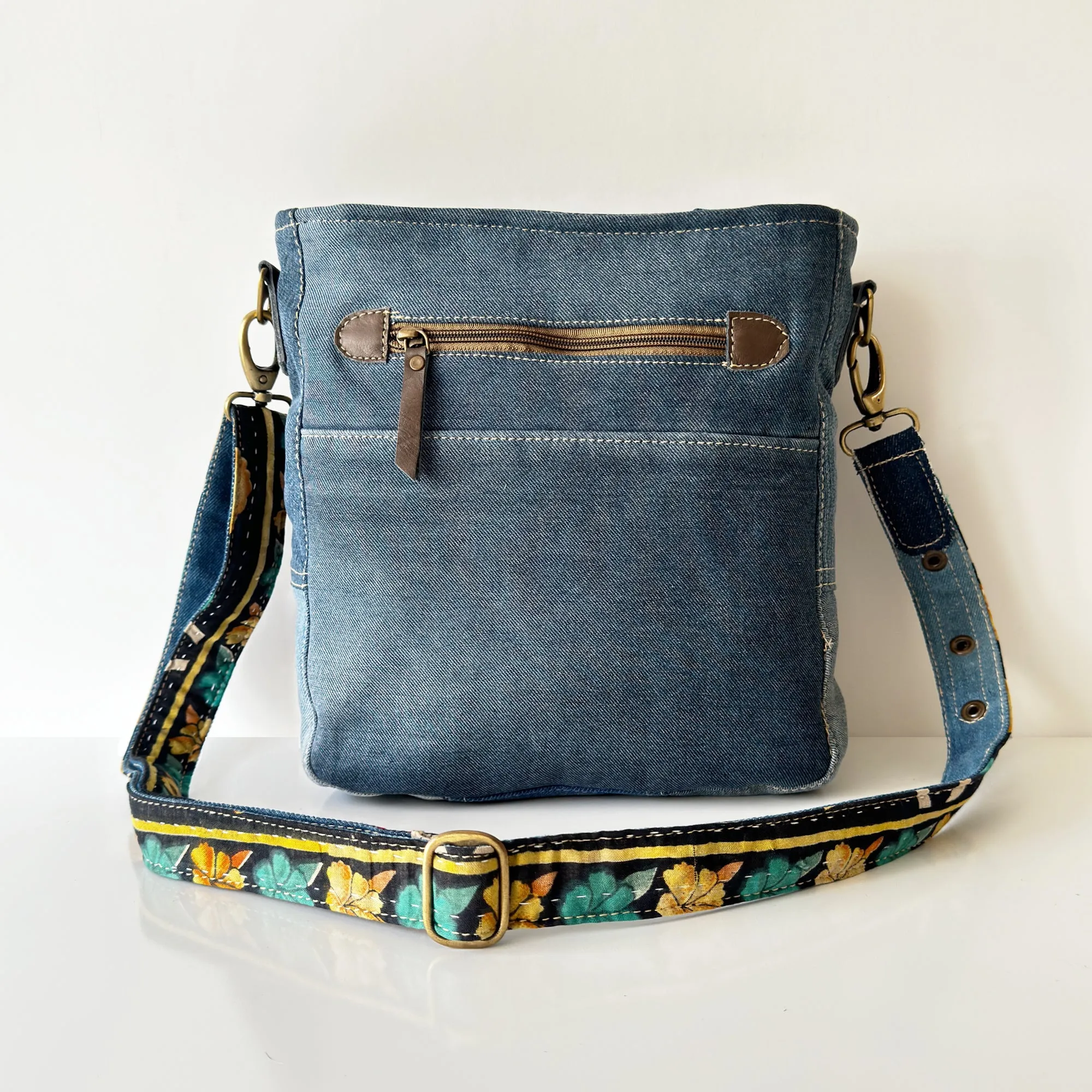 Daisy Patchwork Chic Crossbody Bag