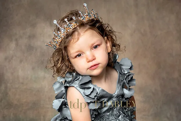 Delicate Royal Vintage Crown