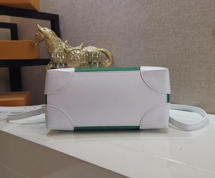 Elegant Nicely - LOV Bags - 2430