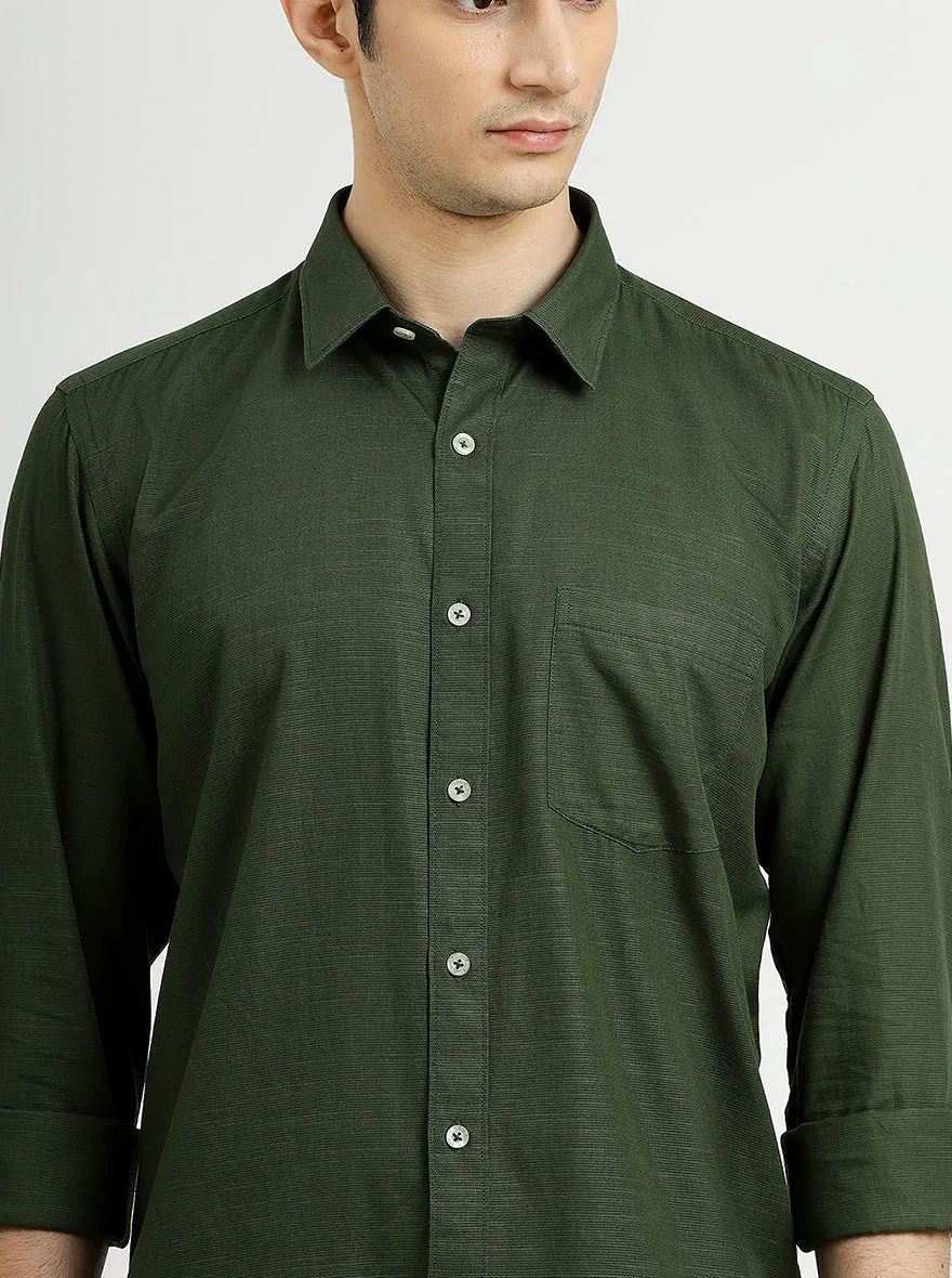 Green Solid Tailored Fit Semi Casual Shirt | JadeBlue