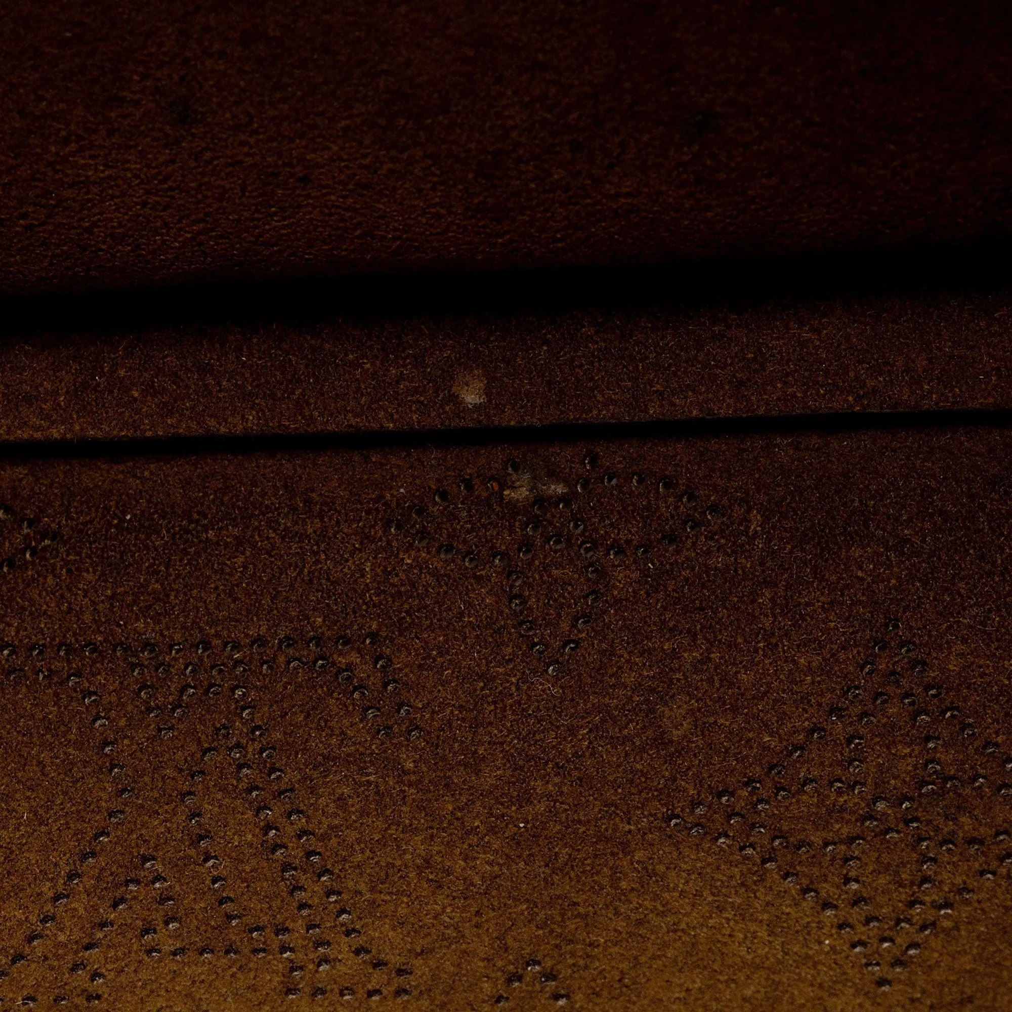 Louis Vuitton Mahina Leather Bella Tote (SHF-pGCMeu)