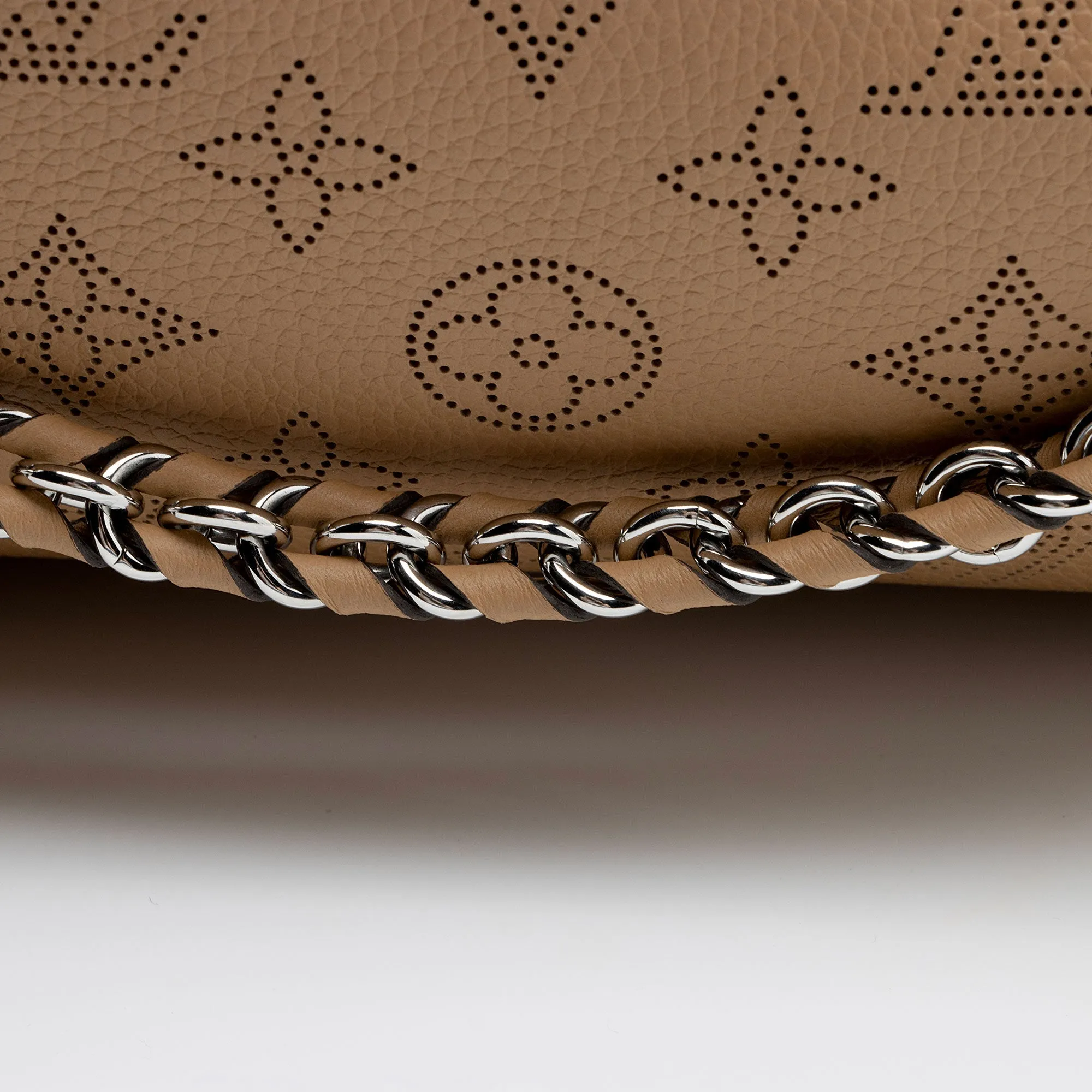 Louis Vuitton Mahina Leather Bella Tote (SHF-pGCMeu)