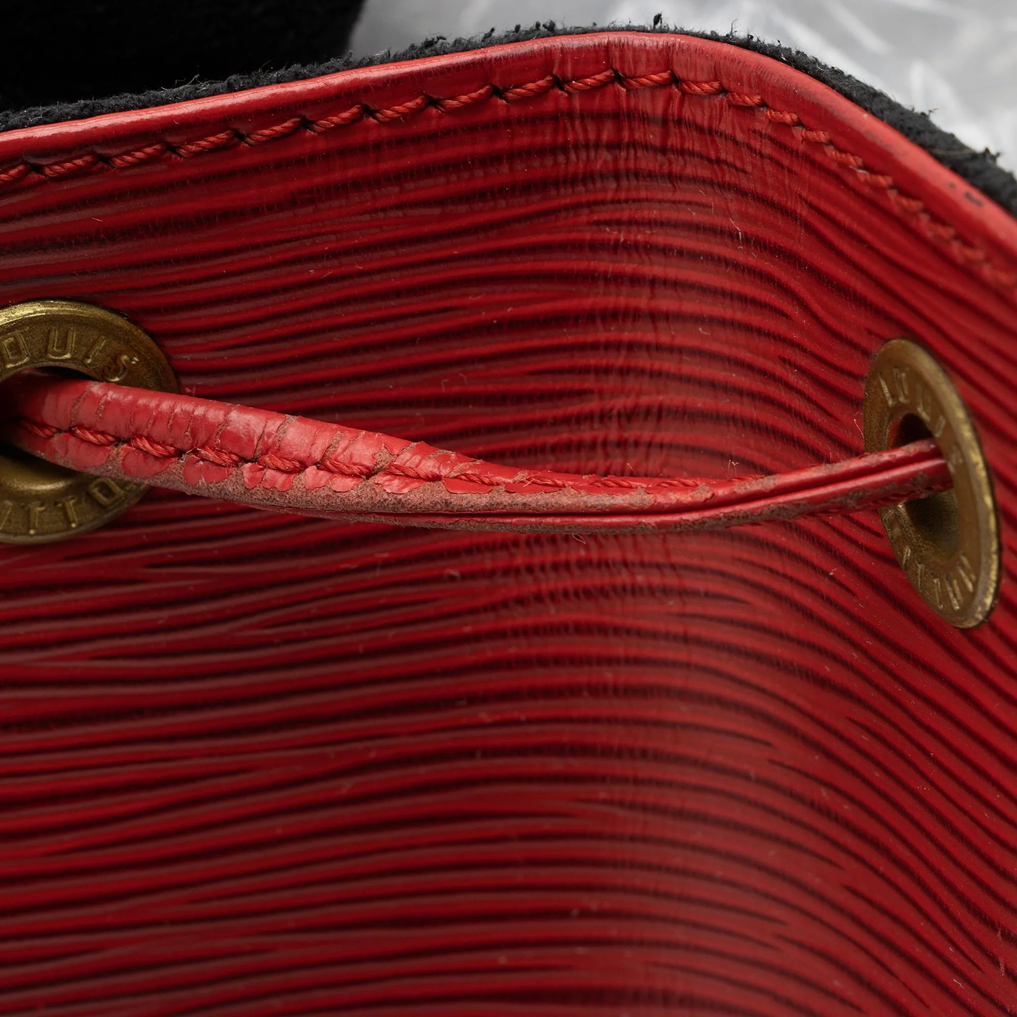 Louis Vuitton Vintage Epi Leather Petit Noe Shoulder Bag (SHF-e5Ys4C)