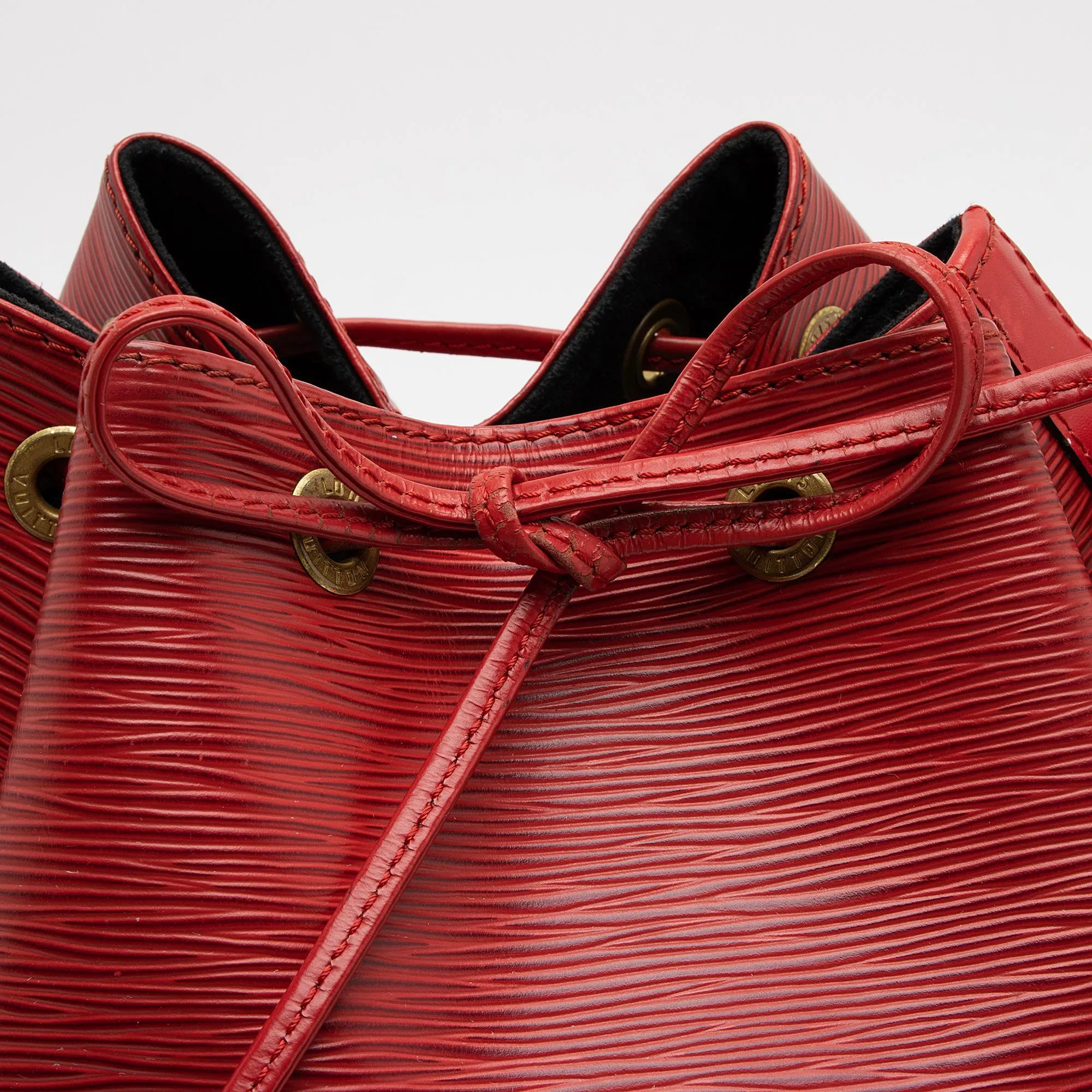 Louis Vuitton Vintage Epi Leather Petit Noe Shoulder Bag (SHF-e5Ys4C)