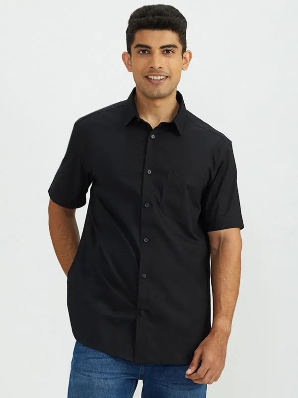 Men Solid Half Sleeve Cotton Stretch Shirt