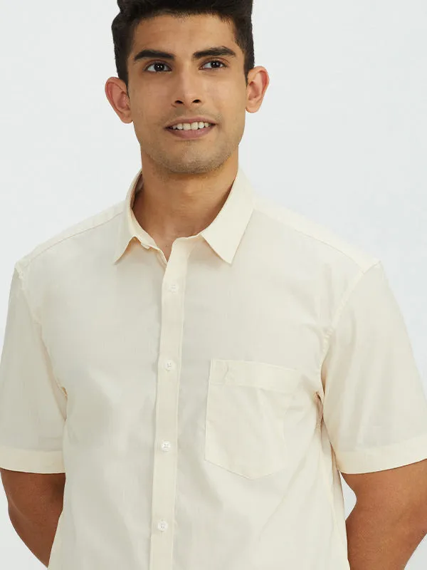 Men Solid Half Sleeve Cotton Stretch Shirt