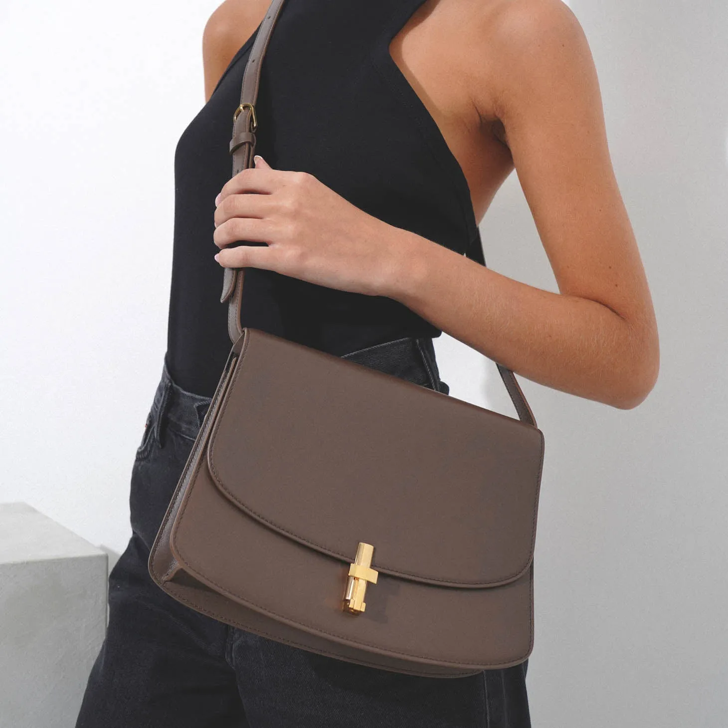 Sofia 10.00 brown crossbody bag