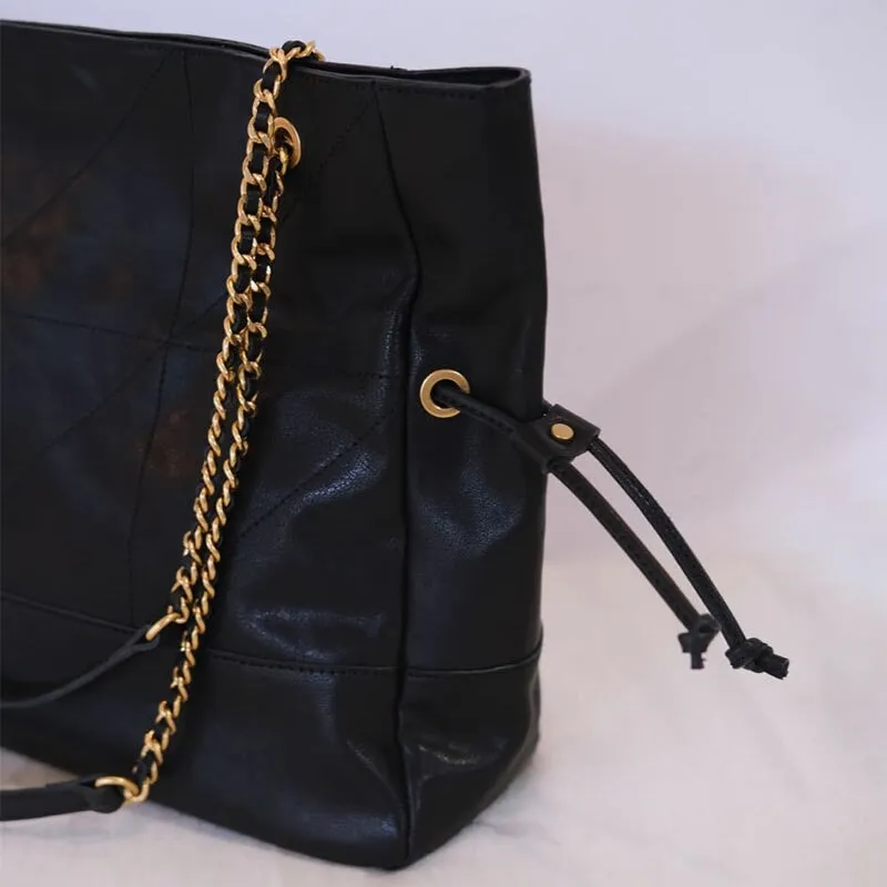 Stylish Vegetable-Tanned Leather Drawstring Shoulder Bag