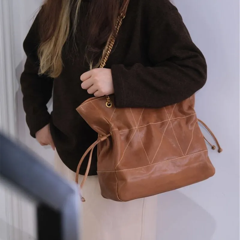 Stylish Vegetable-Tanned Leather Drawstring Shoulder Bag