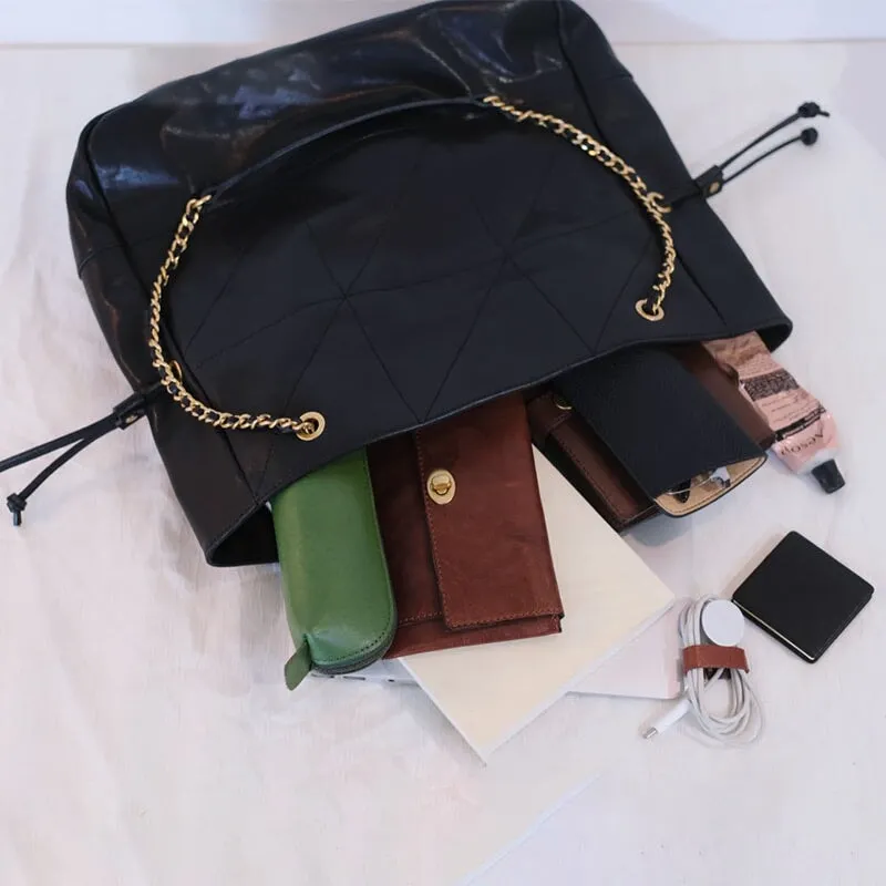 Stylish Vegetable-Tanned Leather Drawstring Shoulder Bag