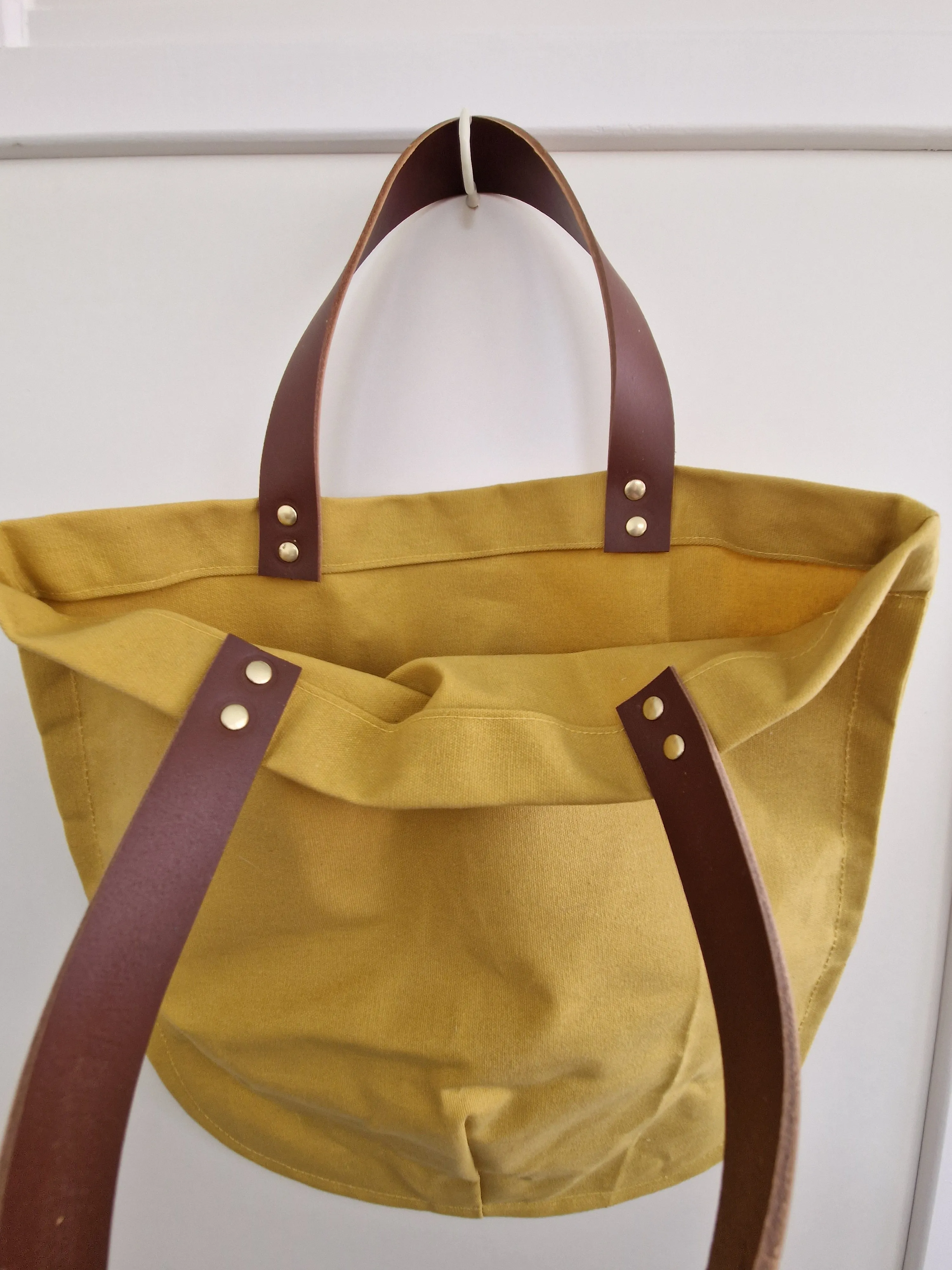 TOTELY CANVAS UNISEX GRAB BAG in Colman's Mustard