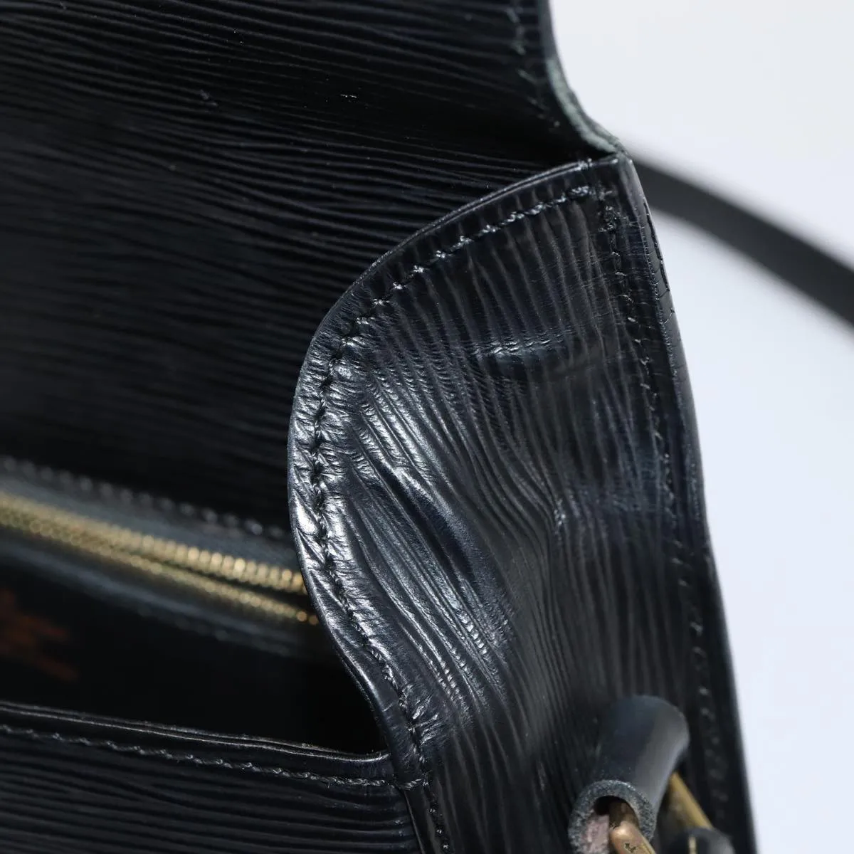 Trendy Inspired Louis Vuitton Epi Saint Cloud Gm Shoulder Bag Black Noir M52192 Lv Auth Yk14369