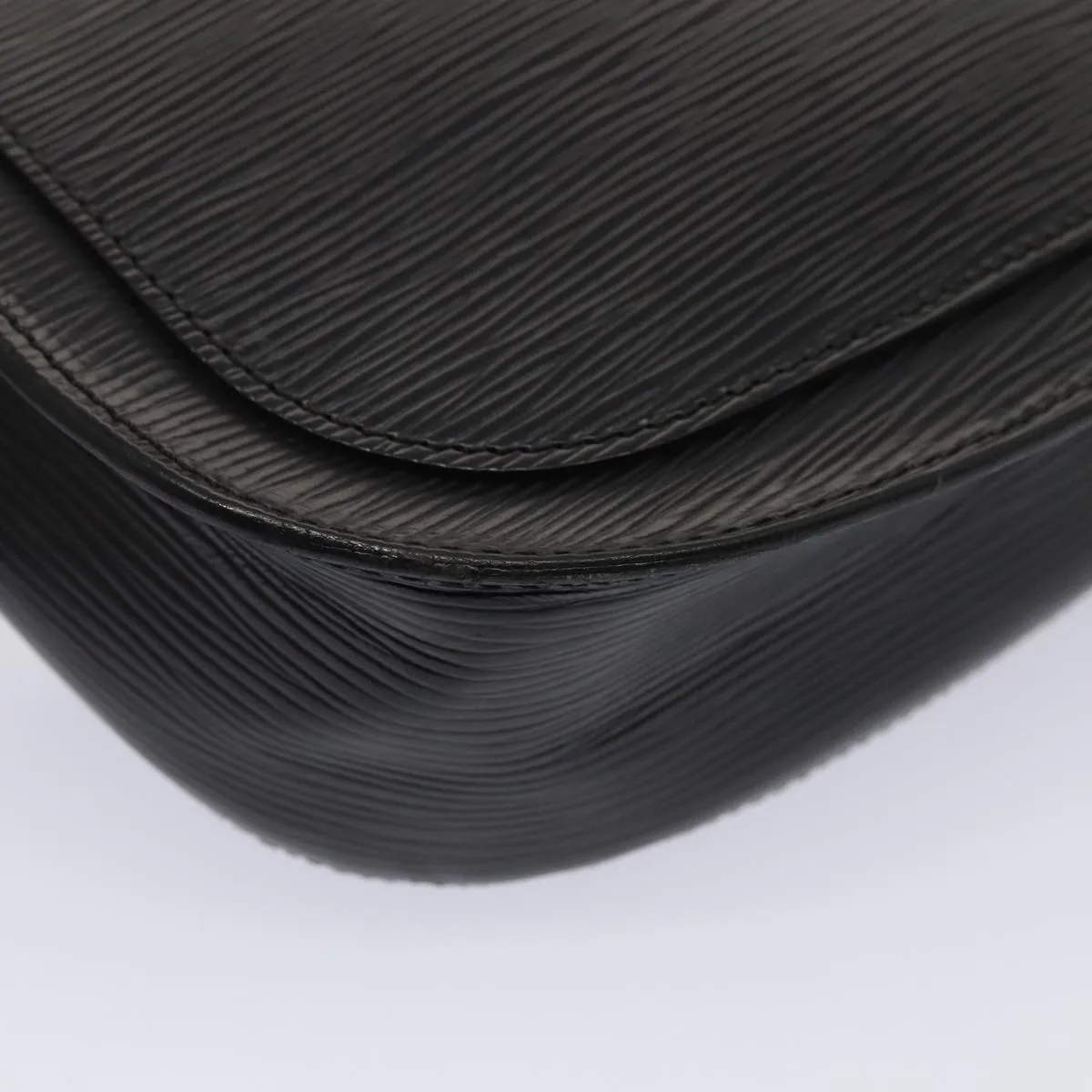 Trendy Inspired Louis Vuitton Epi Saint Cloud Gm Shoulder Bag Black Noir M52192 Lv Auth Yk14369