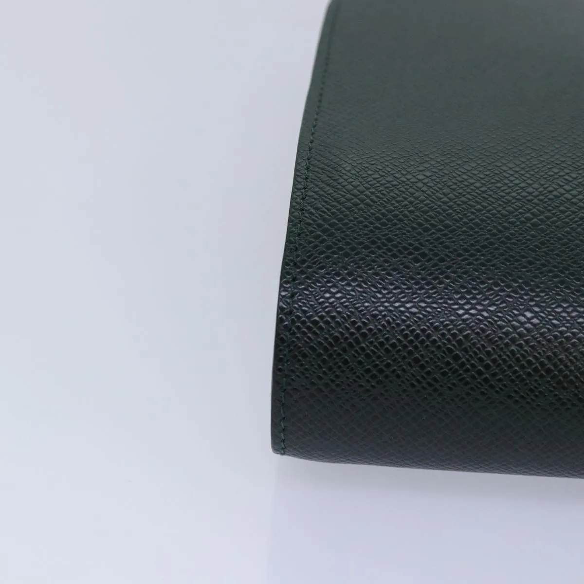 Trendy Inspired Louis Vuitton Taiga Baikal Clutch Bag Epicea M30184 Lv Auth Th5231