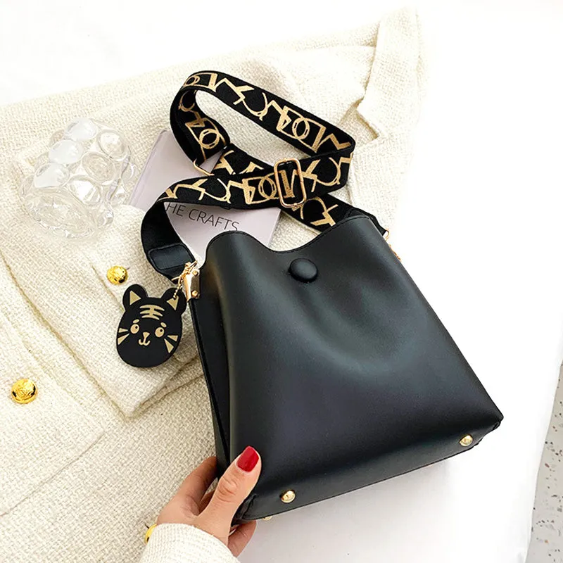 Wholesale Versatile Messenger Bag Bucket Bag OLY-SD-KK004
